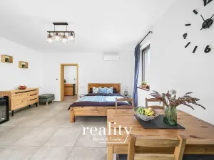 Prodej apartmánu, Perná, 205 m2