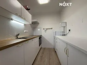 Pronájem bytu 2+kk, Praha - Řepy, Bazovského, 36 m2