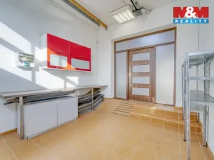 Prodej obchodního prostoru, Praha - Uhříněves, Přátelství, 280 m2