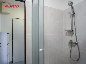 Pronájem bytu 1+1, Praha - Vinohrady, Velehradská, 40 m2