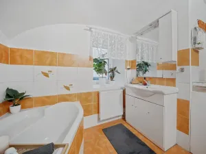 Prodej rodinného domu, Uhersko, 173 m2