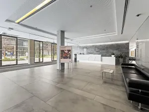 Pronájem kanceláře, Praha - Holešovice, U garáží, 158 m2