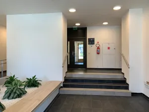 Pronájem bytu 1+kk, Praha - Hloubětín, Laponská, 37 m2