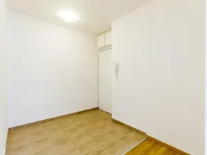 Pronájem bytu 2+1, Praha - Smíchov, Podbělohorská, 41 m2