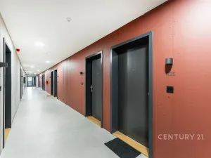 Pronájem bytu 1+kk, Praha, Kolbenova, 40 m2