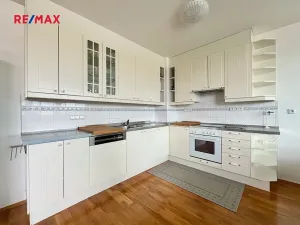 Pronájem bytu 2+kk, Praha - Vršovice, Ruská, 57 m2