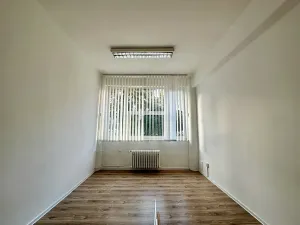 Pronájem kanceláře, Pardubice, Sukova třída, 37 m2