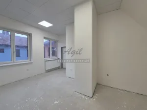 Pronájem kanceláře, Šlapanice, 293 m2