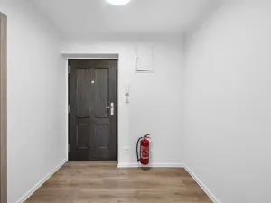 Pronájem bytu 2+1, Praha - Smíchov, Grafická, 64 m2