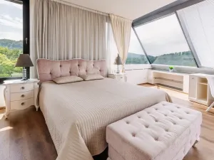 Prodej bytu 4+kk, Karlovy Vary, Pražská silnice, 155 m2