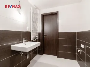Prodej bytu 2+kk, Praha - Prosek, Čakovická, 43 m2