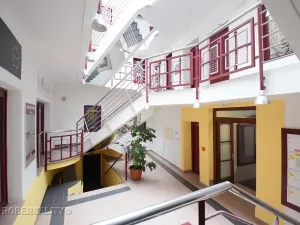 Pronájem kanceláře, Beroun, V Pražské bráně, 71 m2