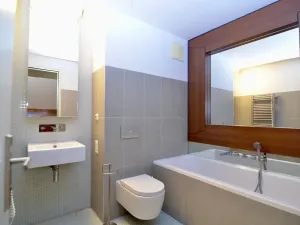 Prodej atypického bytu, Praha - Karlín, Šaldova, 194 m2