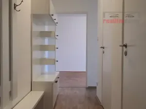 Prodej bytu 2+1, Otrokovice, Hlavní, 58 m2