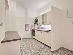 Pronájem bytu 2+1, Jindřichův Hradec, nám. Míru, 71 m2