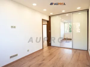 Prodej bytu 3+kk, Praha - Karlín, Molákova, 71 m2