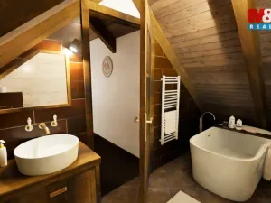 Prodej bytu 4+kk, Kounov, 103 m2