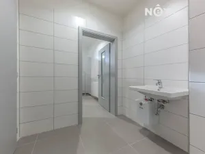 Pronájem kanceláře, Praha - Strašnice, Průběžná, 375 m2