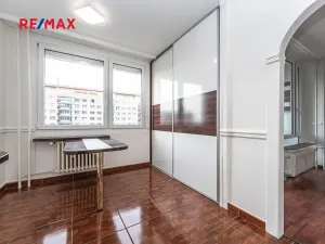 Pronájem bytu 3+1, Praha - Kobylisy, Frýdlantská, 67 m2