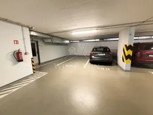 Prodej garážového stání, Praha - Háje, Jurkovičova, 14 m2