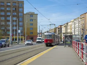 Pronájem obchodního prostoru, Praha - Vršovice, Kubánské náměstí, 112 m2