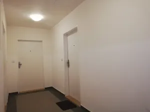 Pronájem bytu 1+kk, Praha - Holešovice, Malá Plynární, 33 m2