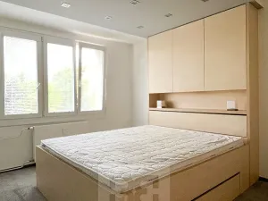 Pronájem bytu 2+1, Plzeň, Pod Chlumem, 58 m2