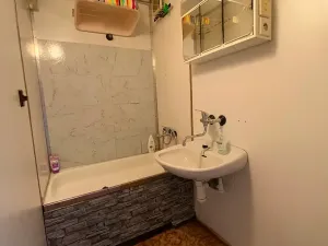 Prodej bytu 1+kk, Praha - Háje, Hlavatého, 27 m2