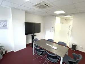 Pronájem kanceláře, Praha - Holešovice, Dělnická, 1252 m2