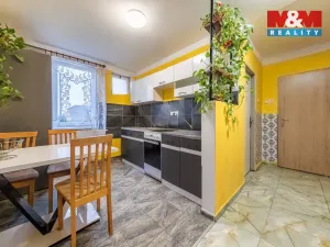 Prodej rodinného domu, Tři Dvory, 250 m2