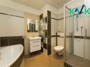 Prodej apartmánu, Karlovy Vary, K. Čapka, 593 m2