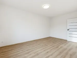 Pronájem bytu 2+kk, Karlovy Vary, Šmeralova, 48 m2