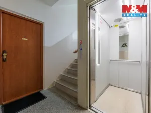 Prodej bytu 2+1, Chodov, náměstí 9. května, 60 m2