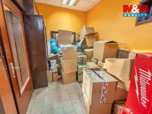 Prodej obchodního prostoru, Kladno - Švermov, Velvarská, 87 m2