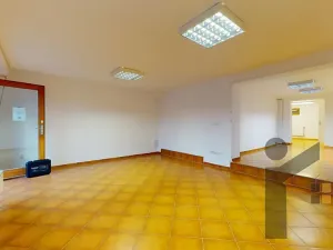 Pronájem obchodního prostoru, Praha - Hostivař, Hornoměcholupská, 88 m2