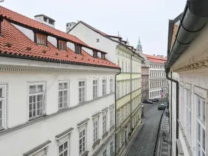 Pronájem bytu 4+1, Praha - Malá Strana, Vlašská, 170 m2