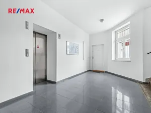 Pronájem bytu 3+1, Praha - Holešovice, Umělecká, 93 m2