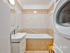 Prodej bytu 2+1, Tábor, Nad Obchvatem, 63 m2