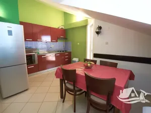 Prodej vícegeneračního domu, Vodice, Chorvatsko, 1230 m2