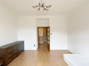 Pronájem bytu 2+1, Praha - Holešovice, U Uranie, 52 m2