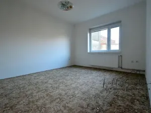 Prodej bytu 3+1, Chropyně, Hrad, 89 m2