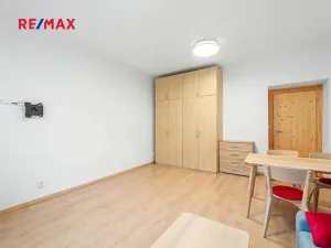 Pronájem bytu 2+1, Praha - Žižkov, Hartigova, 56 m2