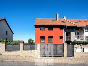 Prodej vícegeneračního domu, Praha - Štěrboholy, Pod areálem, 333 m2