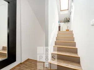 Prodej vícegeneračního domu, Praha - Štěrboholy, Pod areálem, 333 m2