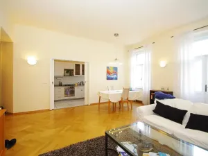 Pronájem bytu 3+1, Praha - Vinohrady, Polská, 100 m2