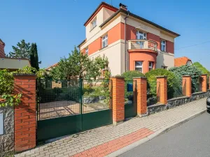 Pronájem vily, Praha - Modřany, Nečova, 200 m2