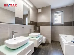 Prodej bytu 2+kk, České Budějovice, České Vrbné, 77 m2