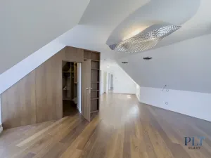 Pronájem vily, Babice, Starobabická, 728 m2