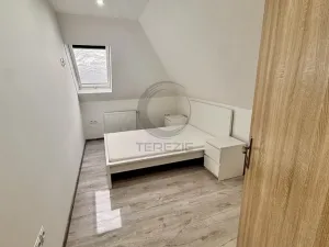 Pronájem bytu 2+1, Chomutov, Karlovarská, 81 m2