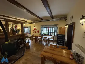 Pronájem restaurace, Horní Maršov, Třída Josefa II., 320 m2